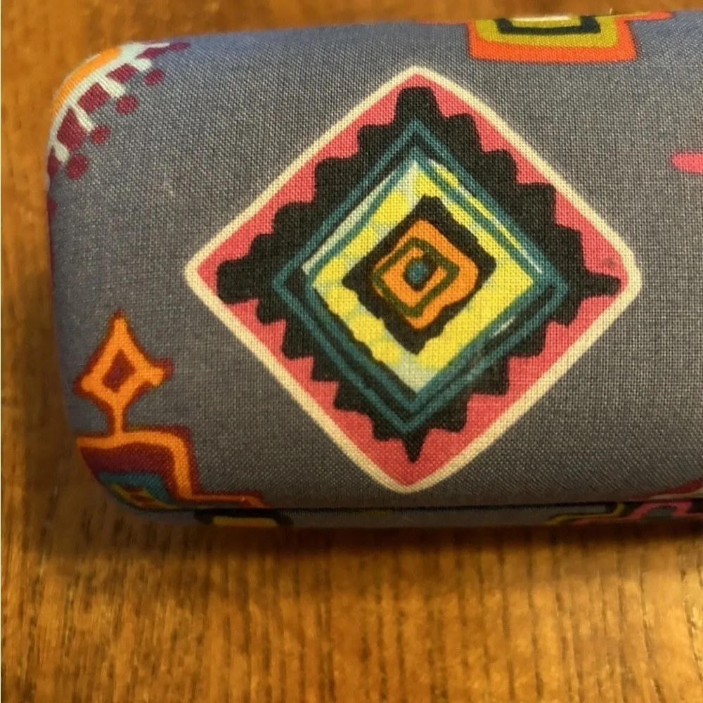 Vera Bradley Hard Clam Shell Eyeglass Case in Aztec
